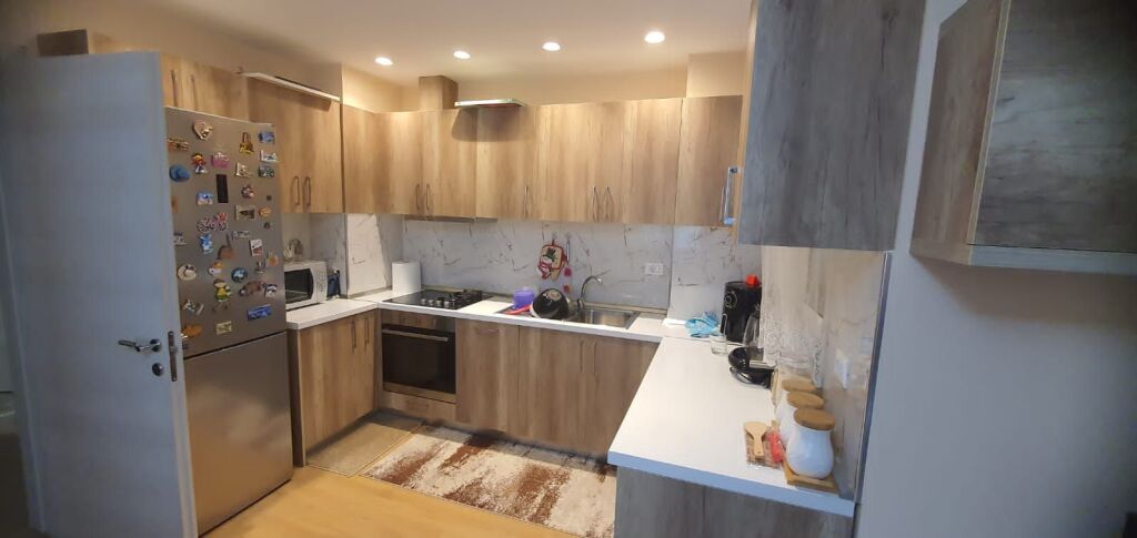 Apartament 1+1 me qira "Komuna e Parisit"