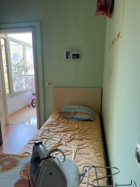 APARTAMENT 2+1 ME QERA ZONA SIPER KRISTALIT