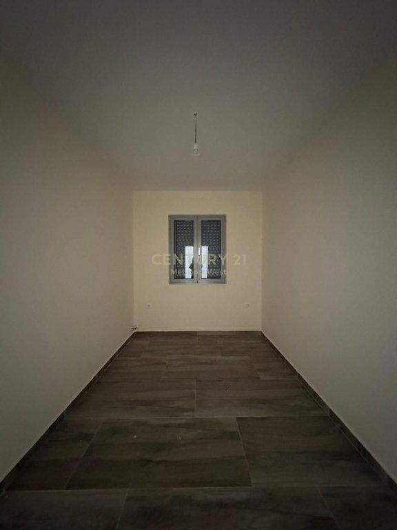 Apartament 2+1 me qira te Liqeni i Farkës