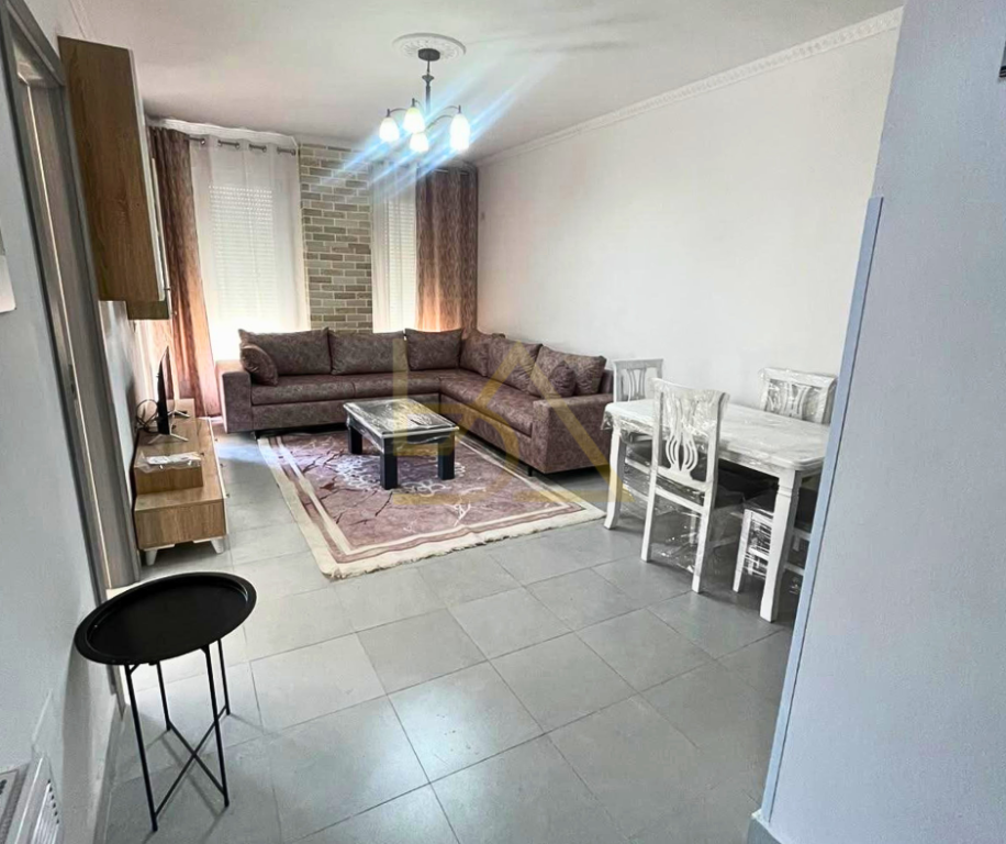 Apartament 2+1 me Qira – 5 Maji, Tiranë