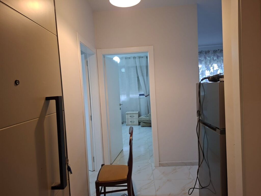 Jepet me qira 2+1+1 Te Amerikan 3 Golden Park 600 mije leke i diskutushem