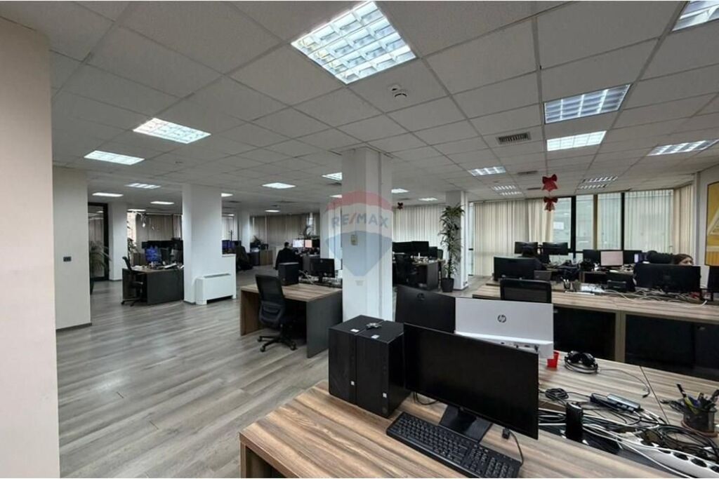 Ufficio - In Affitto - Piazza Skanderbeg, Tirana(ID: 530201001-874)