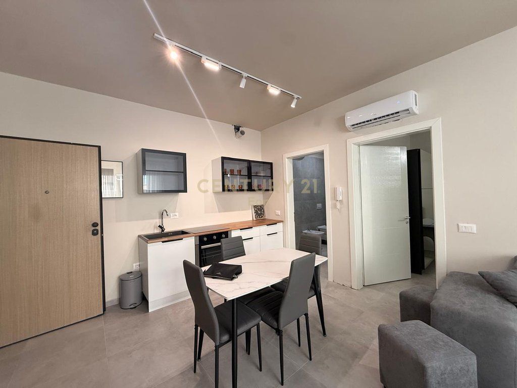 Apartament 1+1 Për Shitje në Golem !