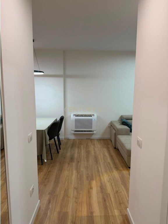 APARTAMENT 1+1 ME QIRA – PAZARI I RI 780 € /Muaj 78,000 Lekë /Muaj