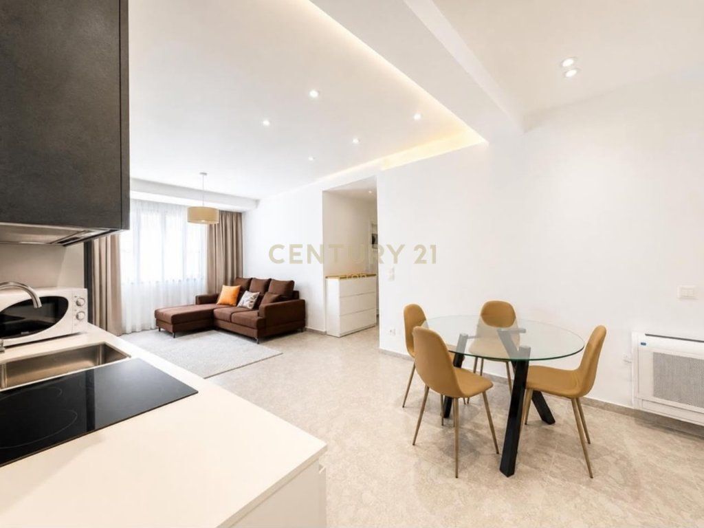 Apartament 2+1 per Qera Bllok!