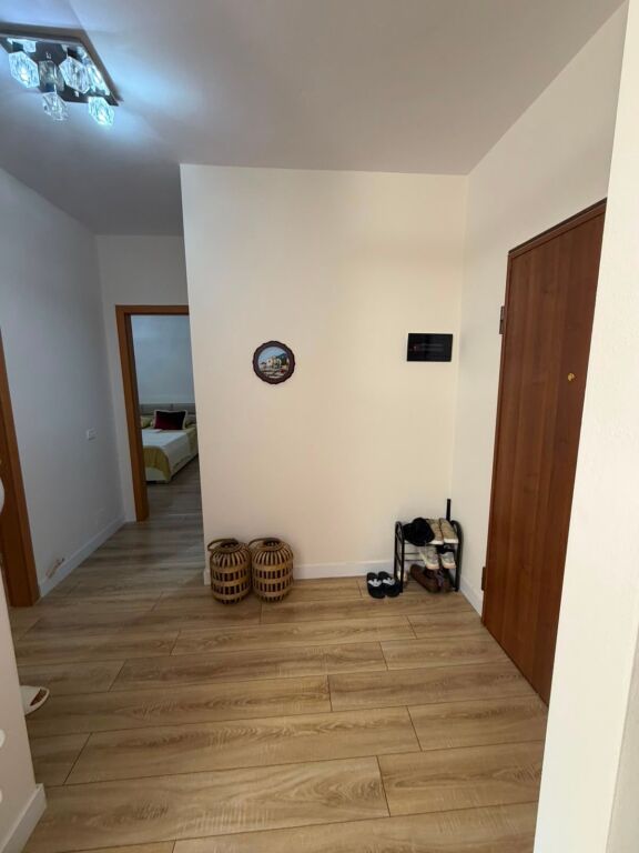 Jepet me qira 2+1 Astir 550 mije leke i diskutushem