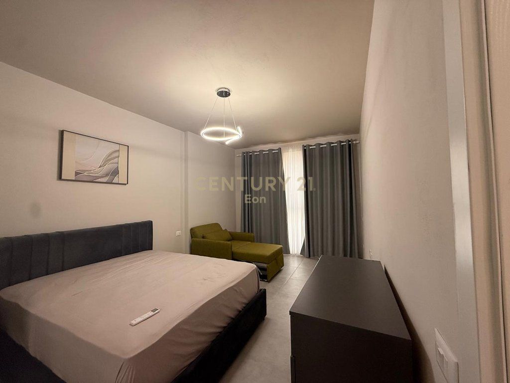 Apartament 1+1 Për Shitje në Golem !