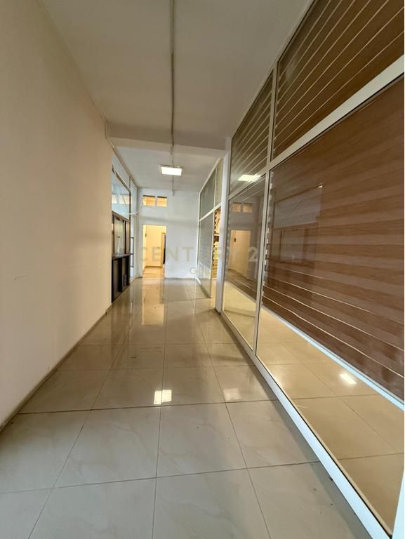 MULTIFUNCTIONAL COMMERCIAL SPACE FOR RENT NEAR CASA ITALIA!