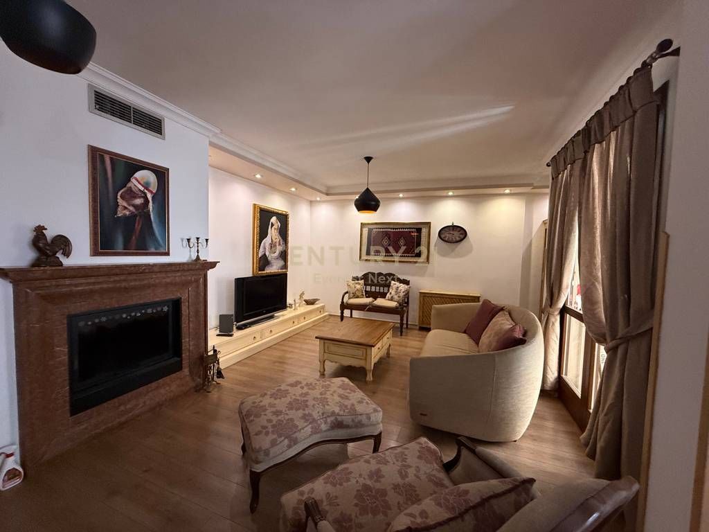Apartament 2+1+ Parkim me Qira tek Kopshti Botanik