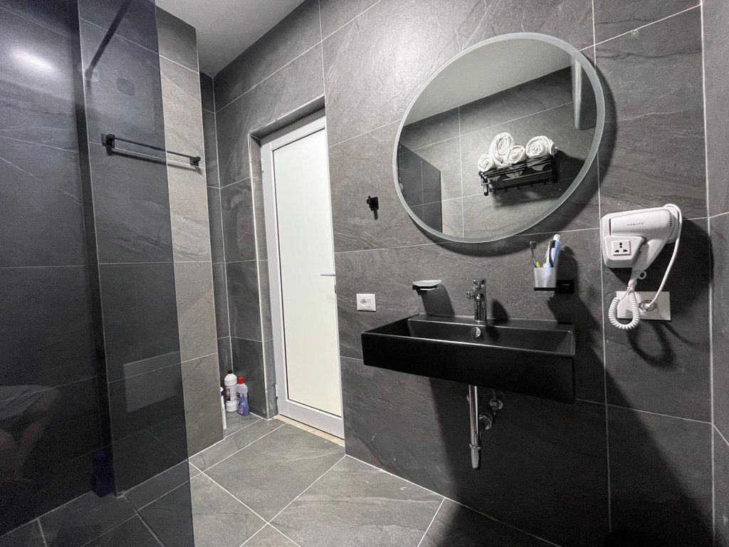 SHESIM 2 APARTAMENTE LUKSOZE NE NJE LOKACION PREMIUM, SARANDE 360,000 €