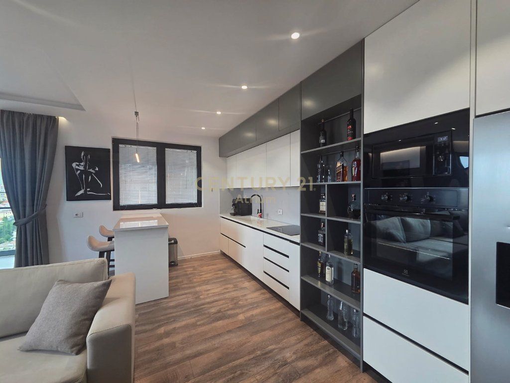 APARTMENT 2+1 WITH 2 TOILETS + 2 BALCONIES + WALK-IN CLOSET, NEWLY RENOVATED – ASTIR!! 1,300 € /Month