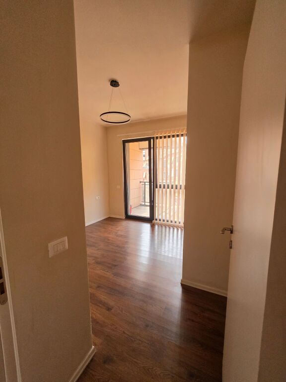 🏡 Ambient biznesi me qera  📍Komuna e Parisit, Rruga e Kosovarëve 💰Çmimi: 70.000 Lekë/Muaj