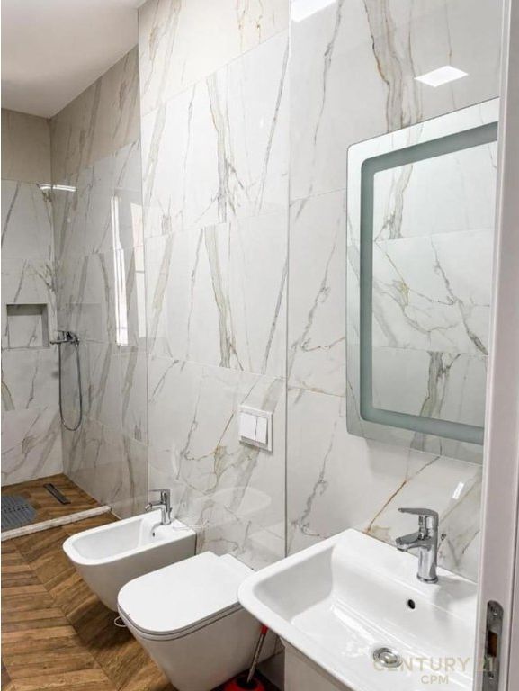 Apartment 2+1 For Rent Square 21, Tirana