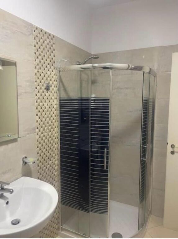 Jepet me qera Apartament tek Deliorgji