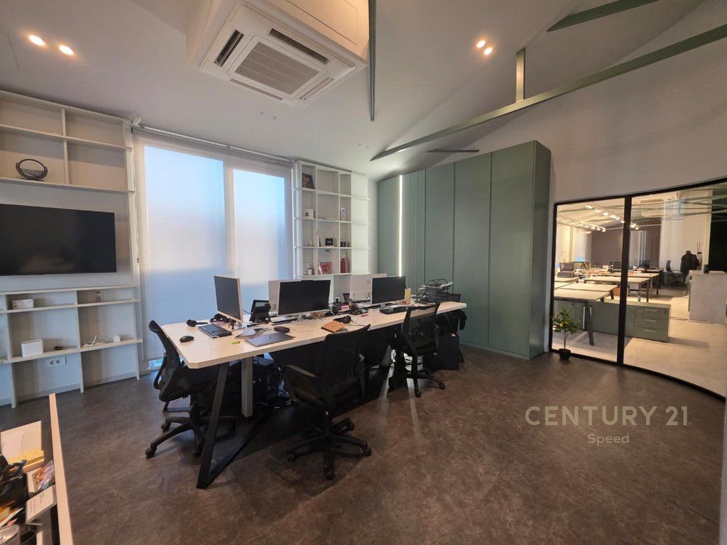 Commercial Property for Rent near QTU, Office+Warehouse
