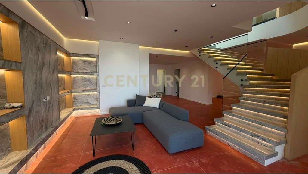 PREMIUM VILLA FOR RENT IN PETRELė – PANORAMIC VIEWS &amp; PRIVACY