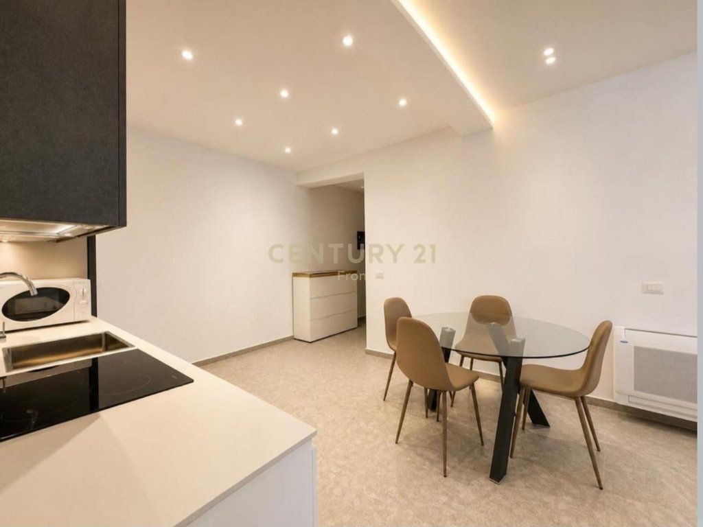 Apartament 2+1 per Qera Bllok!