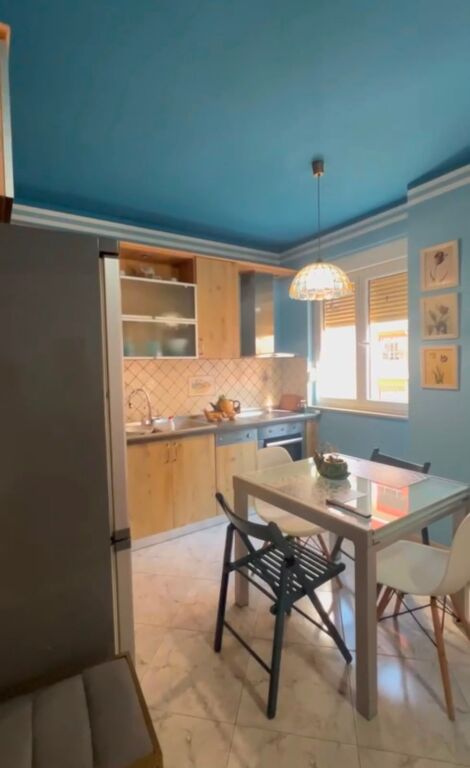 Apartament 2+1 me qira "Rr.Elbasanit"