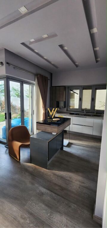 VILLA SU DUE PIANI IN AFFITTO AL LAGO ASCIUTTO 8.000 EURO