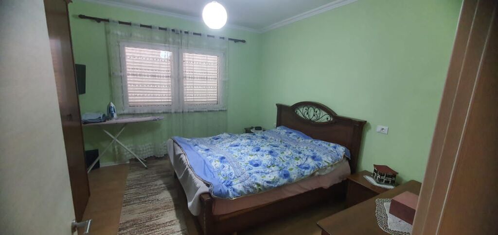 Apartament 1+1 me qira "Komuna e Parisit"