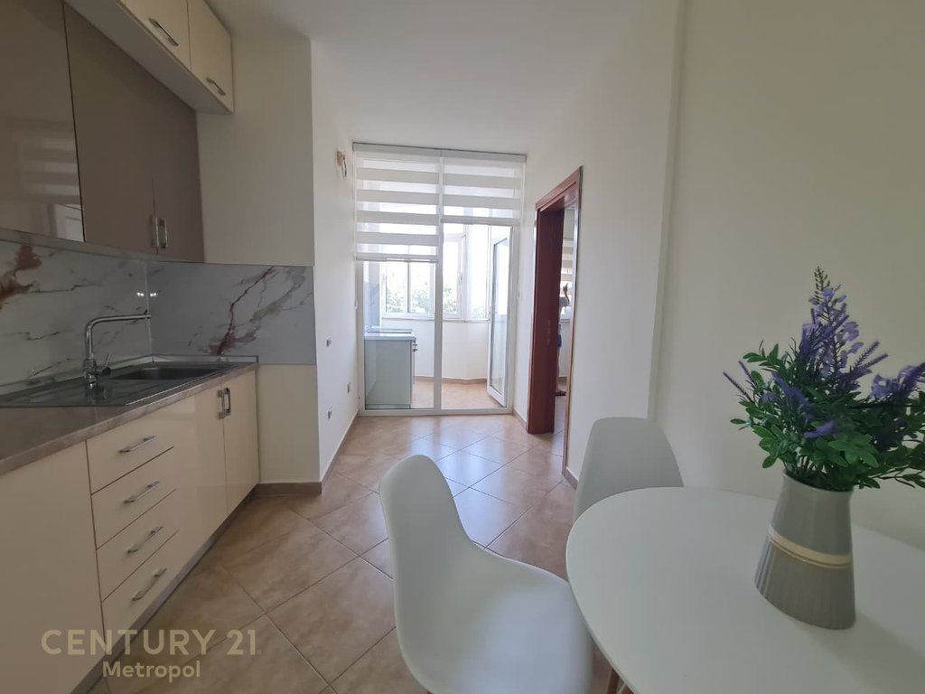 Apartament 1+1 Me Qira në Rruga Siri Kodra, Tiranë - 600€
