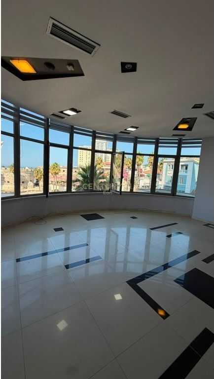 LOCALE IN AFFITTO PRESSO FLY, DURRES !