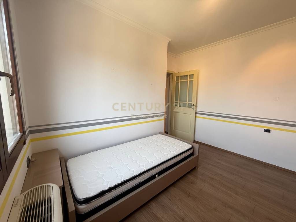 Apartament 2+1+ Parkim me Qira tek Kopshti Botanik