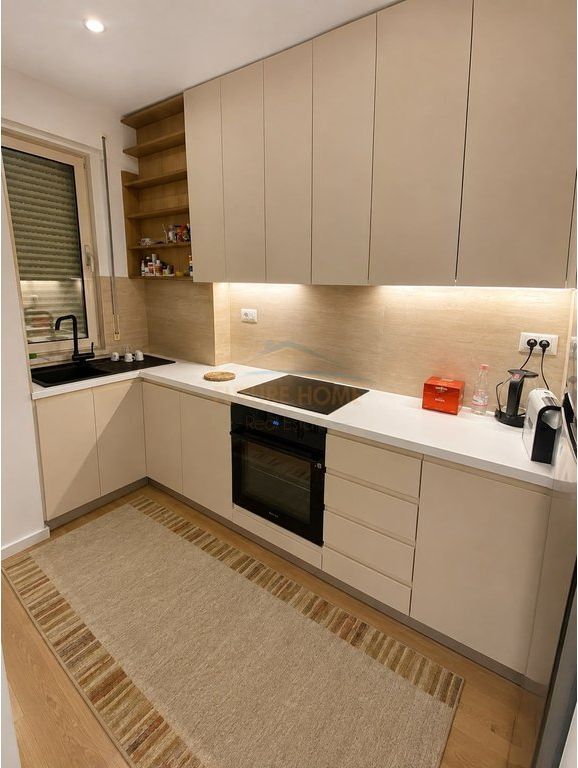 Apartament 3+1+2 me qira, Rruga Hamdi Sina, Liqeni i Thatë, Tiranë