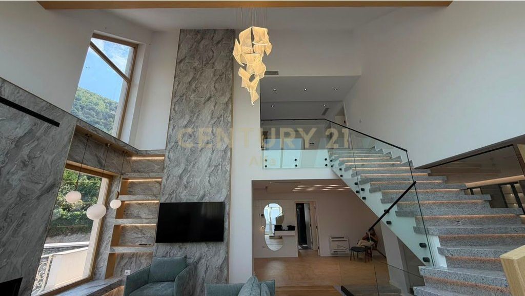 PREMIUM VILLA FOR RENT IN PETRELË – PANORAMIC VIEW &amp; PRIVACY