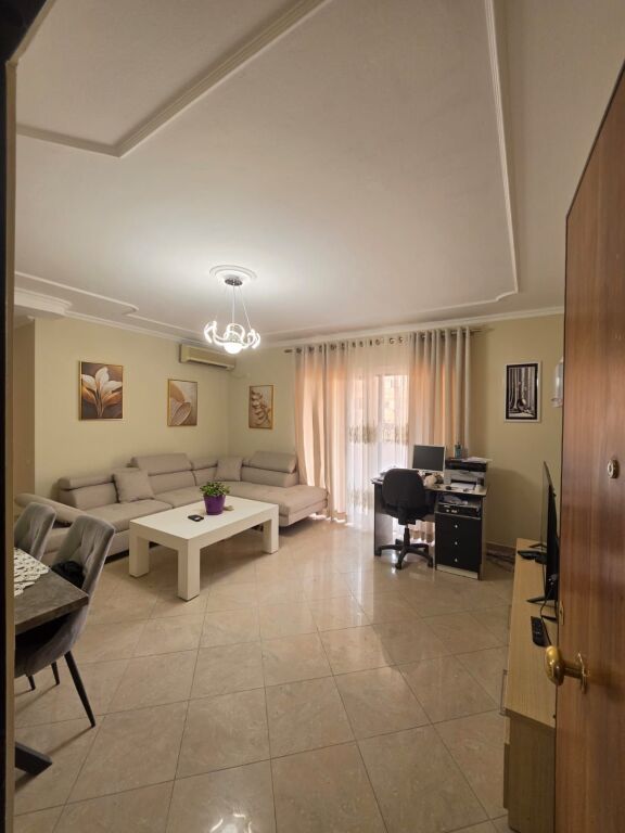 🏡 Apartament 1+1 me qera  📍Komuna e Parisit, Rruga Medar Shtylla 💰 Çmimi: 70.000 Lekë/Muaj (i diskutueshëm)