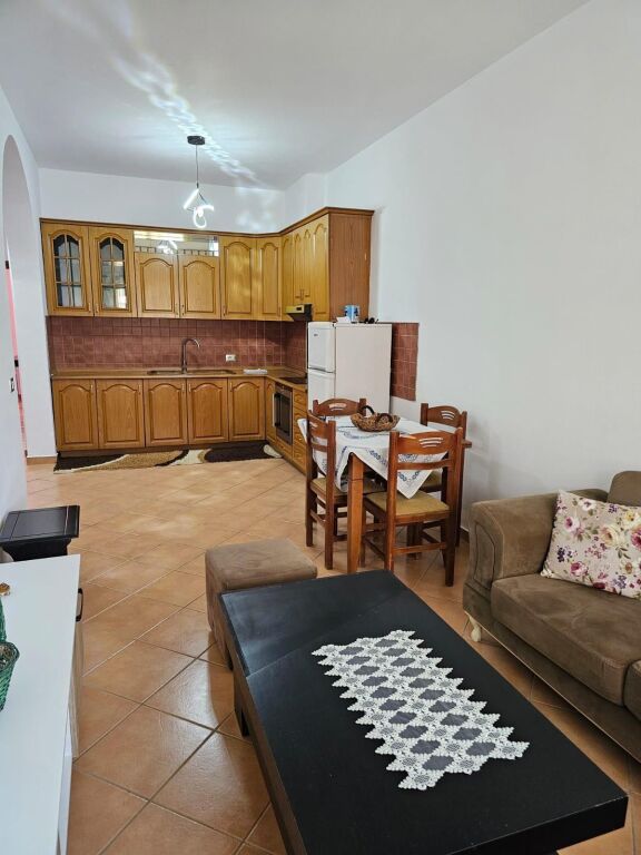 🏠Selite, near the “Marlin Barleti” University, the 2nd floor of a 3+1 villa, furnished, is for rent. 55,000 Leke