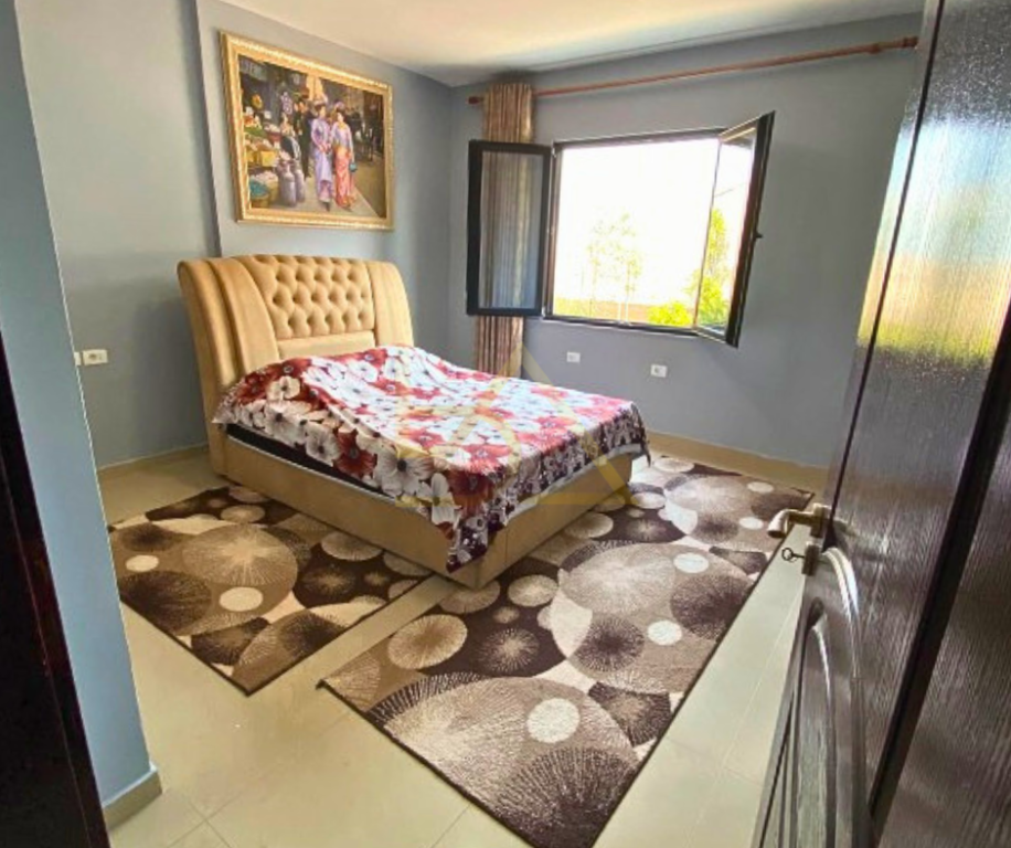 Appartamento 2+1+2 con Veranda in Vendita – Astir, Tirana