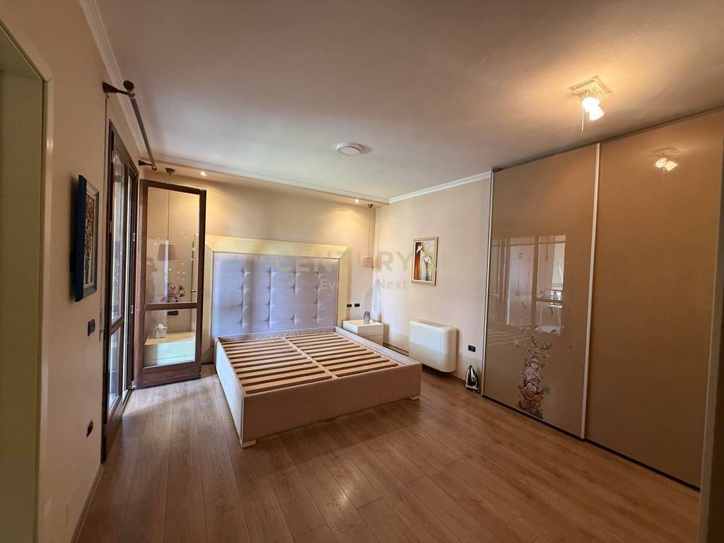 Apartament 2+1+ Parkim me Qira tek Kopshti Botanik