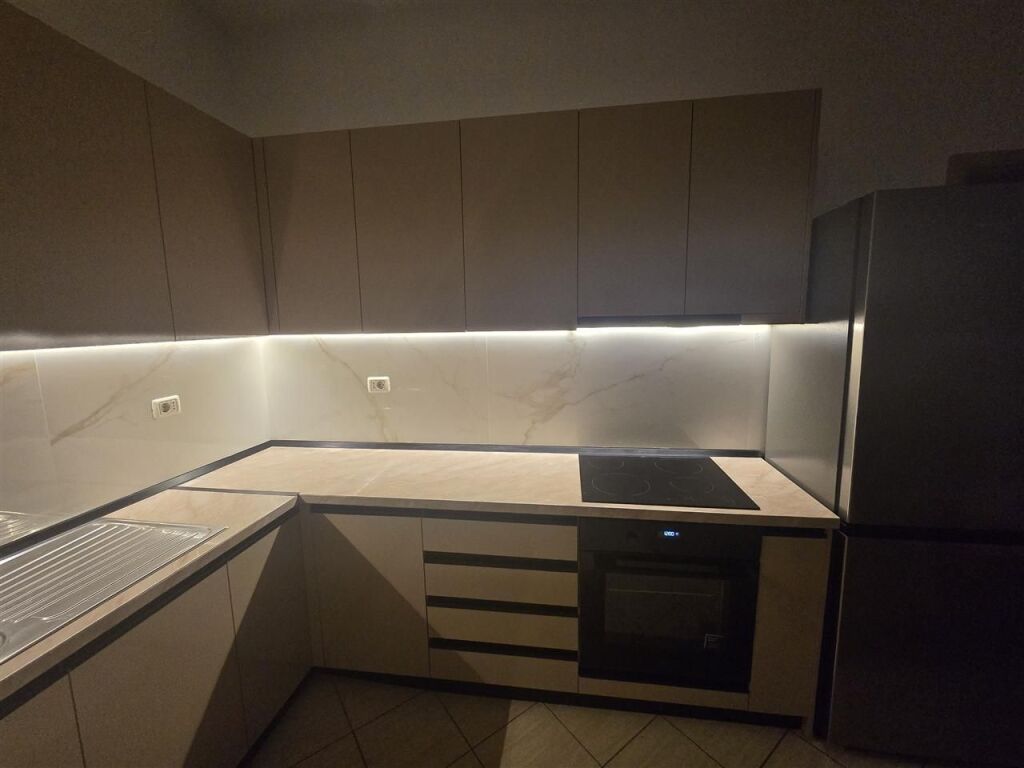 Appartamento 1+1 in affitto a Kodra e Diellit, Via Bill Klinton.