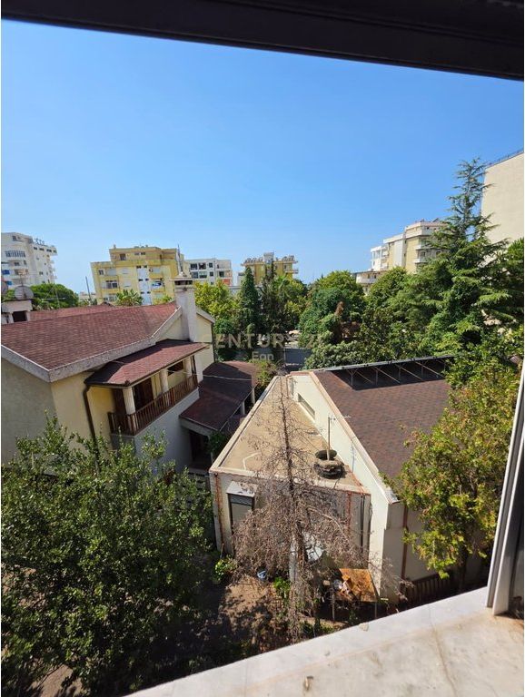 Apartment 3+2+1 Balcony + Garage for sale at the Beach, Durrës - 185,000€ |