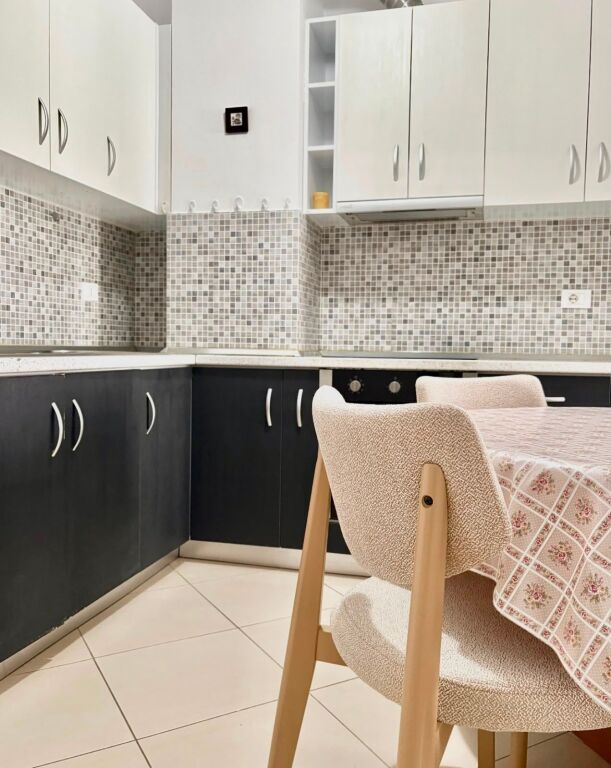 Apartament 1+1+Parking per qira tek Kika 2 tek Komuna e Parisit.