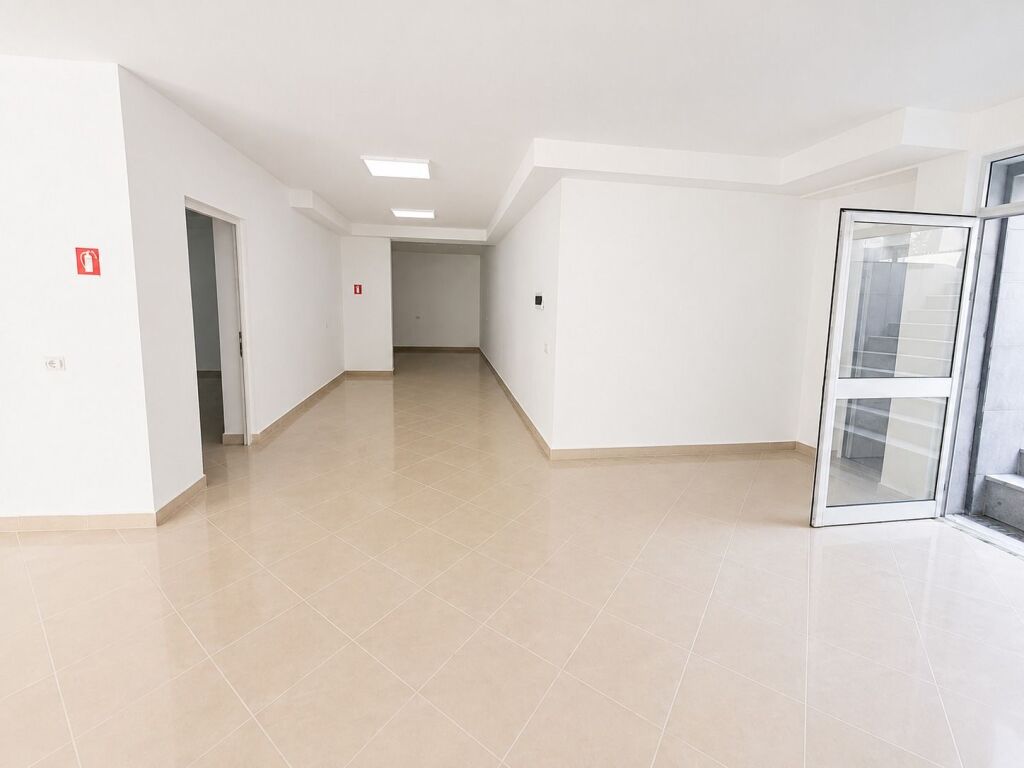 🏢 IN VENDITA OCCASIONE – UNITÀ COMMERCIALE – Mercato Elettrico