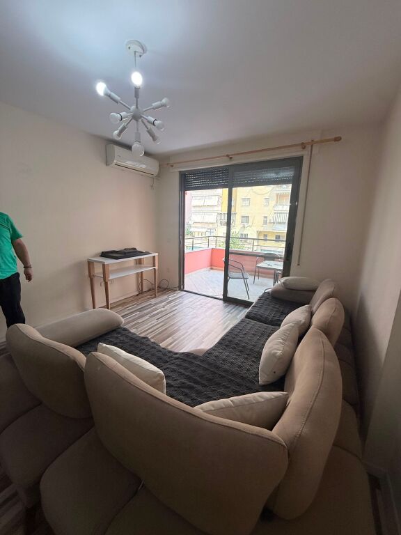 Apartament ne shitje 2+1 Komuna Parisit