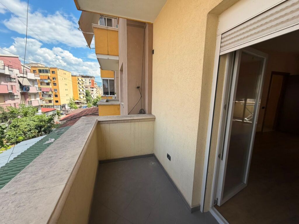 In vendita 2+2+3 balconi  Superficie netta 100 m2 Via Rrapo Hekali