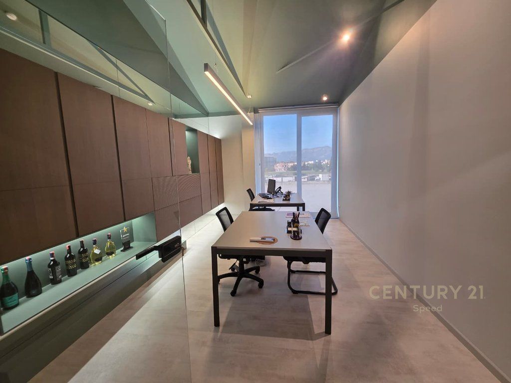 Commercial Property for Rent near QTU, Office+Warehouse