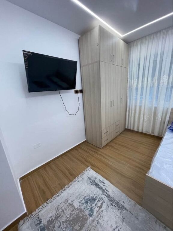 GARSONIERE ME QERA - BRRYLI , TIRANE