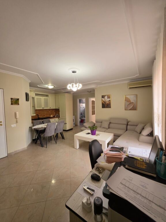 🏡 Apartament 1+1 me qera  📍Komuna e Parisit, Rruga Medar Shtylla 💰 Çmimi: 70.000 Lekë/Muaj (i diskutueshëm)