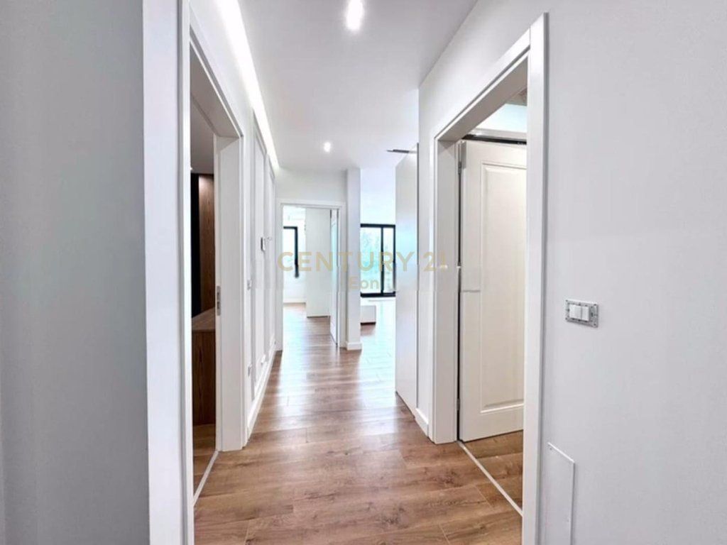 Apartament 3+1+2 Për Shitje në Ish-URT, Durrës !