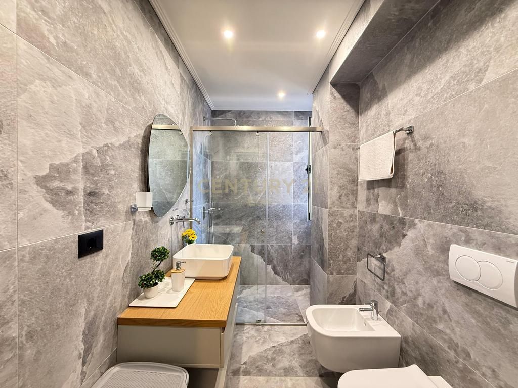 Apartament Modern 1+1 | Vetëm 10 metra nga deti