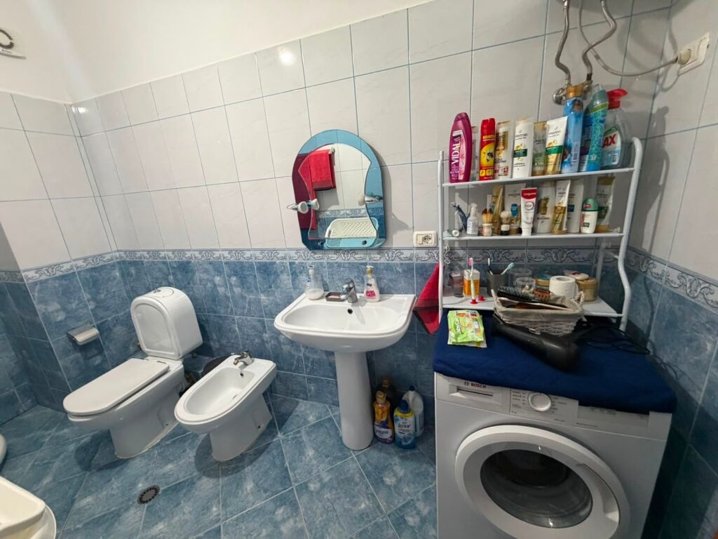 Jepet me qira 2+1 Astir 550 mije leke i diskutushem