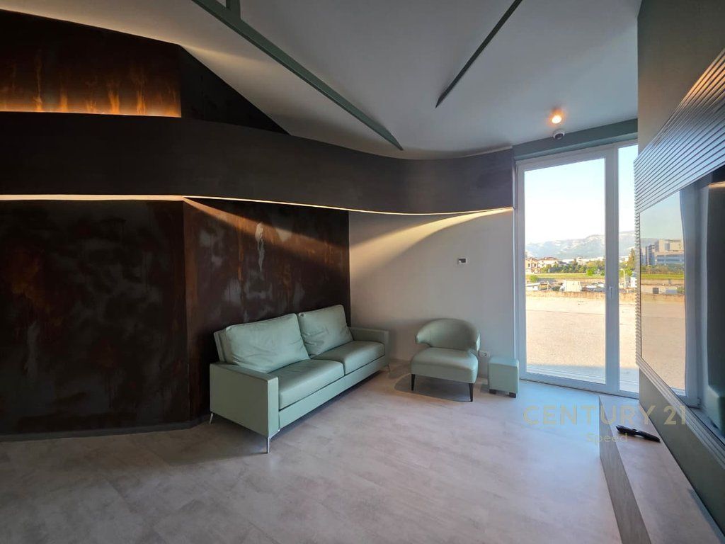 Commercial Property for Rent near QTU, Office+Warehouse