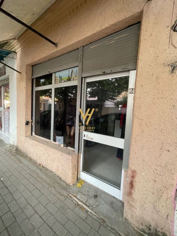SHOP 20 M2 FOR RENT AT RR.RIZA CEROVA 20,000 LEKE