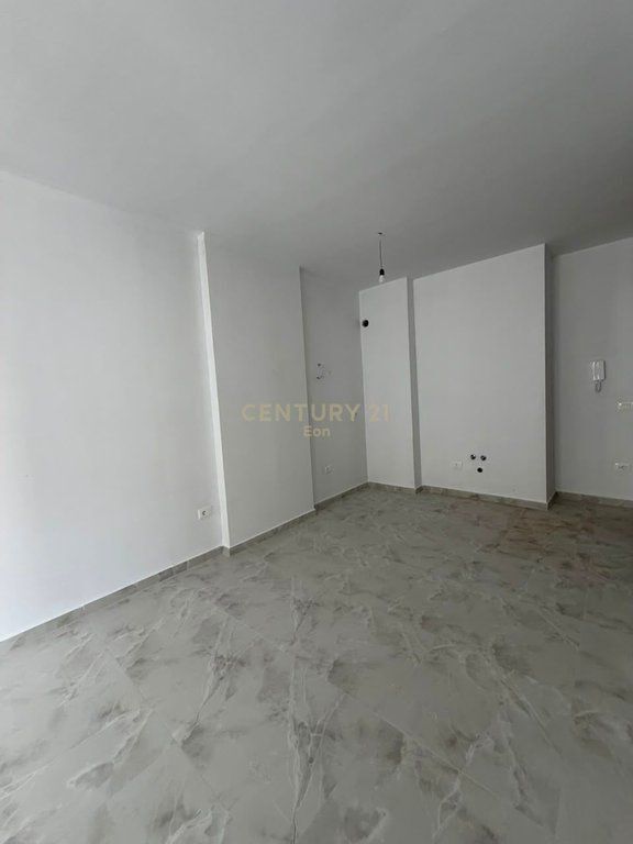 13 APARTAMENTE 1+1 ME QIRA NE NJE REZIDENCE ME PISHINE,PER INVESTIM NE MALIN E ROBIT !!