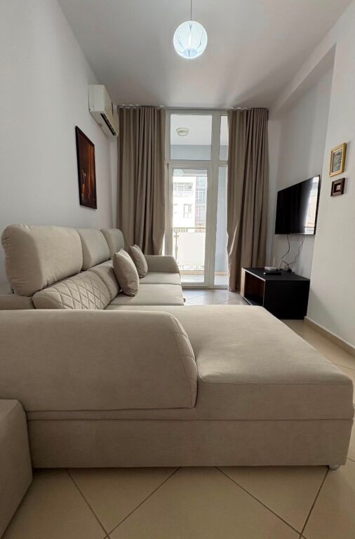 Apartament 1+1+Parking per qira tek Kika 2 tek Komuna e Parisit.