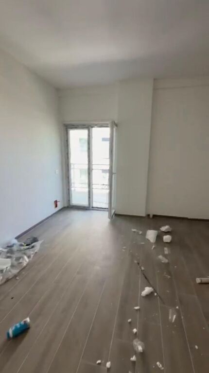 Shitet apartament 2+1